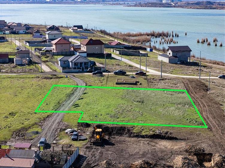 Teren Intravilan 2380 mp Langa Lac, Corbu - 5