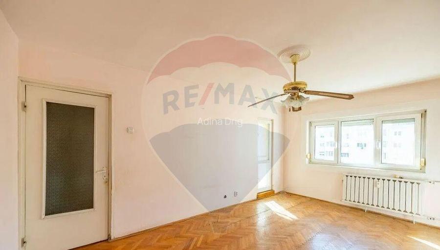 Apartament 3 camere zona 300, Micalaca, B-dul N. Titulescu Apartament 3 camere zona 300, Micalaca, B-dul N. Titulescu