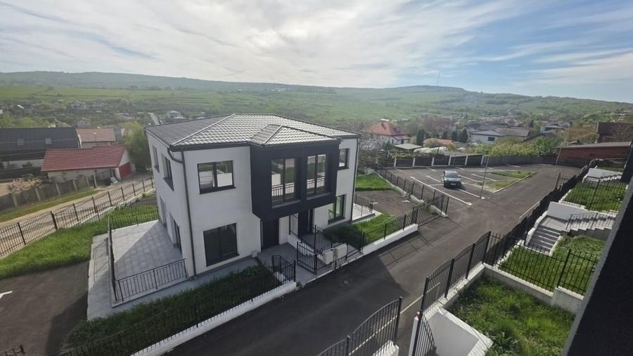 Casă individuală cu 3 camere cu Teren 190 Mp în Central