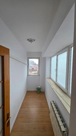 Nou renovat 100mp 3camere et.3 - 10