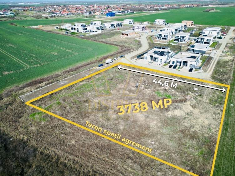 Teren pretabil pentru spatii agrement 3738 mp | Covaci - 3