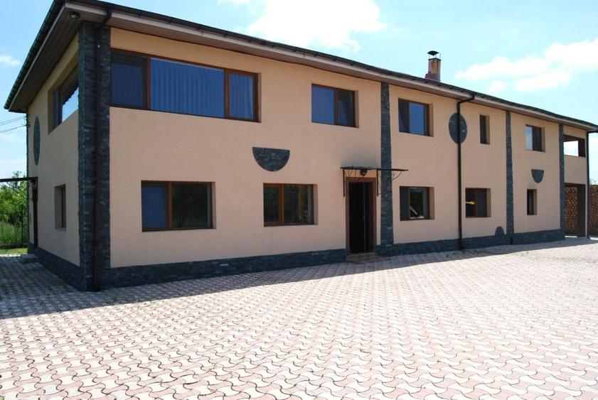 INVESTITIE!Imobil P+1,8 camere 380mp,teren 1629mp +crama superba+foisor - 3