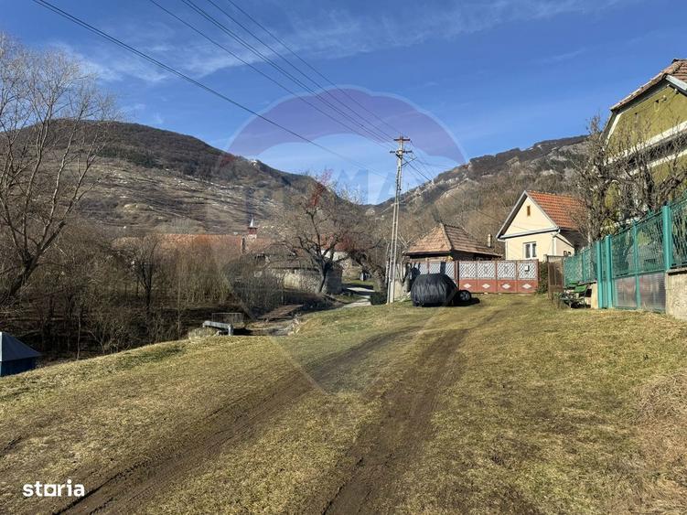 Casa din piatra la poalele Bedeleului Izvoarele, Alba - 11