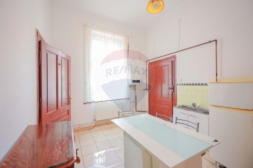 Casă de Vânzare cu 4 camere, Ultracentral - Cuza Vodă - 8