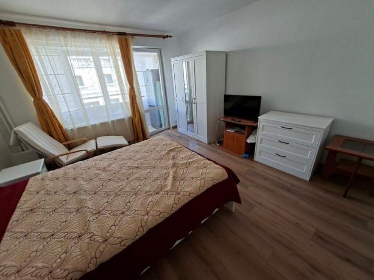 Garsoniera vis a vis de Athenee Palace nou renovata si mobilata - 5