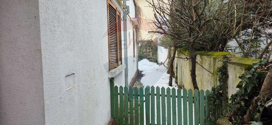 Casa interbelica de vanzare, cu personalitate si potential remarcabil - 4