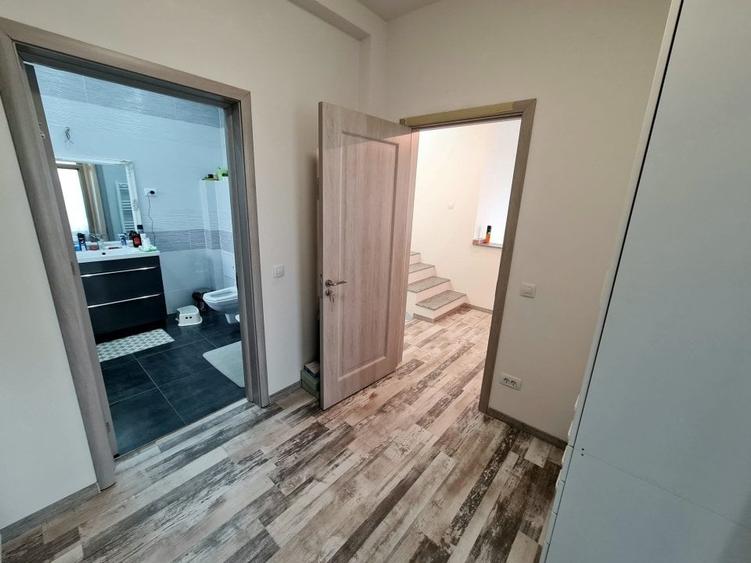 Manta Roșie, casă nouă în stil cubic,  priveliște deosebită spre oraș - 9