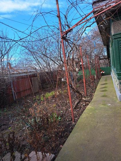 Casa cu poten?ial comercial in Grindu, jude?ul Ialomi?a - 18000 Euro - 2