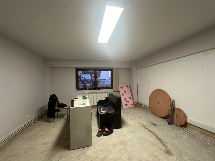 Vanzare - 4 camere - Parter  - Imobil 2000 - Ultracentral - 4