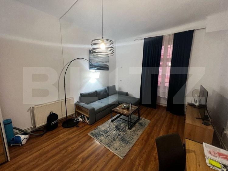 Apartament Ultracentral, Piata Libertatii, Geamuri la strada - 1