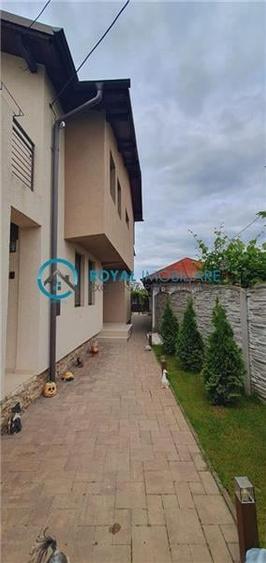Royal Imobiliare-Vanzare Vila Zona Blejoi - 5