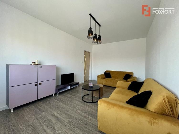 Apartament 3 camere, 63 mp, zona Soarelui, la mansarda - 1