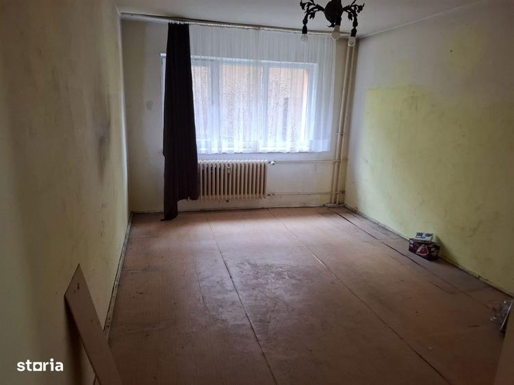 Vand apartament cu 2 camere la parter pe str. Grigore Alexandrescu - 7