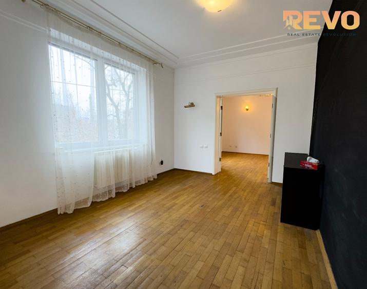 Victoriei -  Berzei |Vilă interbelică | 5 camere | 190mp | Curte | Comision 0% - 15