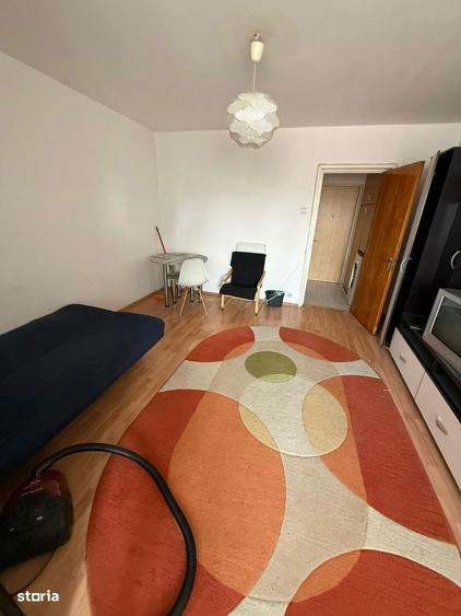 Costin Georgian 5 min metrou - 4