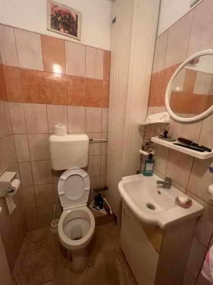 Apartament trei camere - Zona Școala nr. 10 - etajul 2 - 6