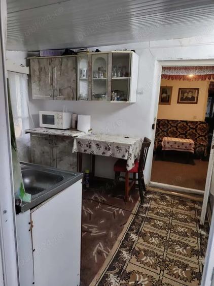 Casa batraneasca de vanzare - 1