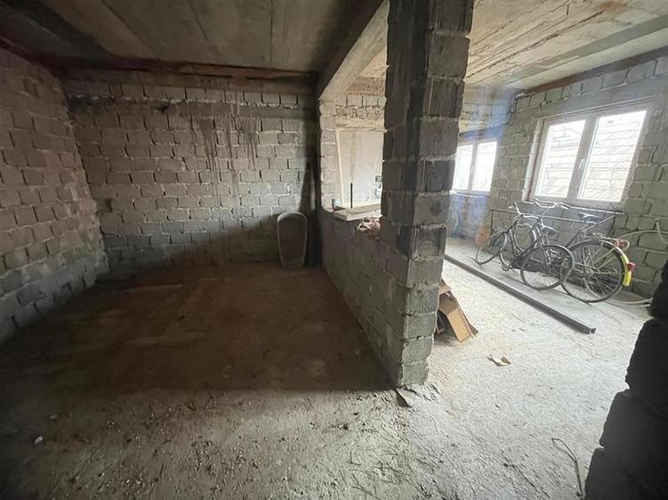 Casa individuala cu 6 camere si 3 bai si 1413 mp teren in Blaj - 9