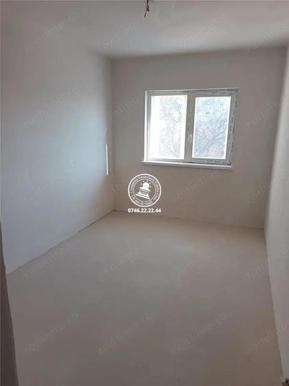 Apartament 4 camere de vanzare Centru, - 2