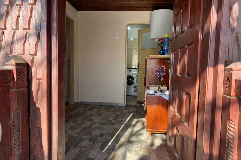 Casa gospodarului, bine intretinuta, cu teren generos Comarnic - 3