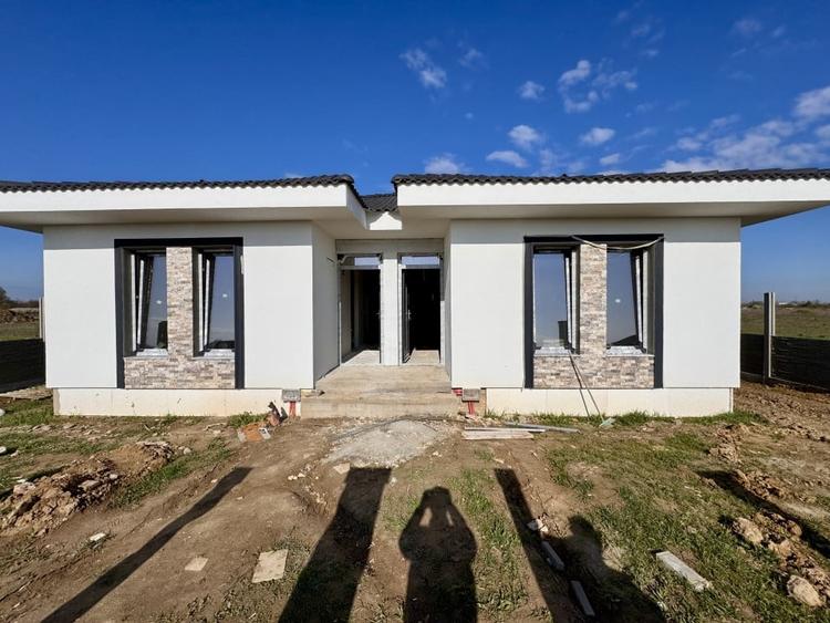 COMISION 0% , 3 CAMERE , PRET PROMOTIONAL - 2