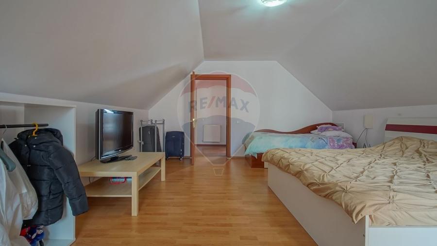 Casă complet mobilată cu garaj și panouri fotovoltaice – Codlea! - 38