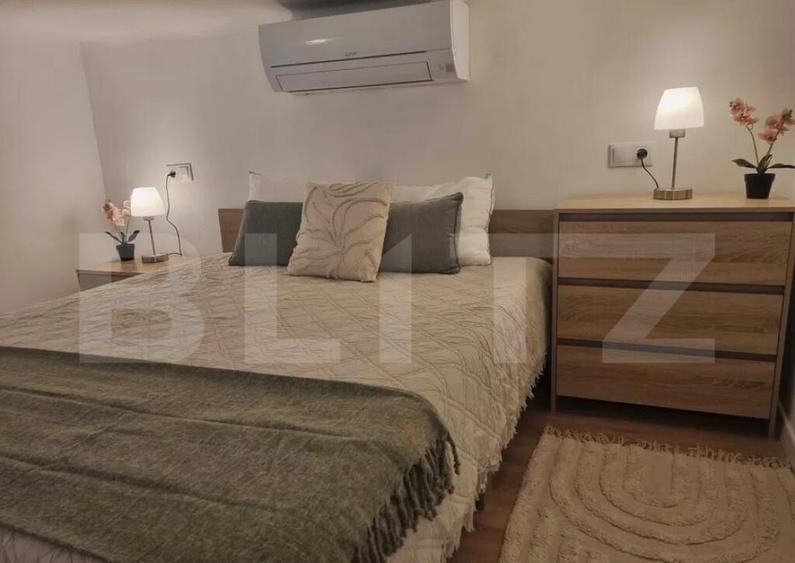 Apartament 3 camere, 70mp, terasa, renovat, zona Ultracentra - 1