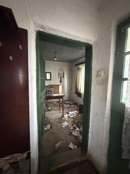 Casa veche cu teren 2200 mp in sat Izvoru de jos jud Arges - 8