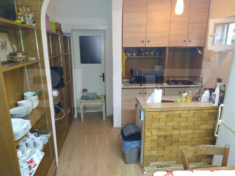 Casă individuală cu 5 camere cu Canalizare în Cetate