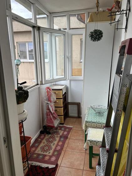 Apartament cu 2 camere decomandat în Rovine