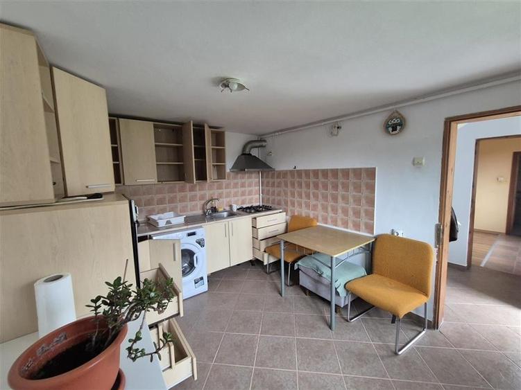 Casa individuala cu curte, 5 camere, cartier Noua - 3