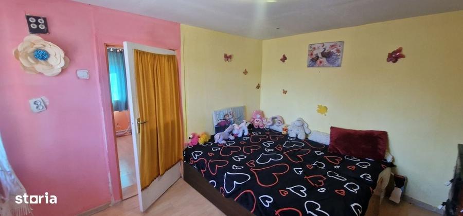 Casă cu 3 camere în Siretu
