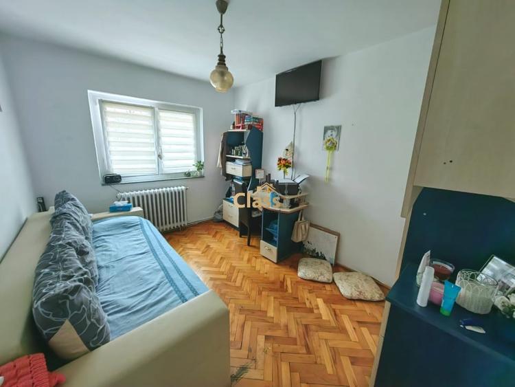 Apartament cu 4 camere decomandat, mobilat în Mărăști