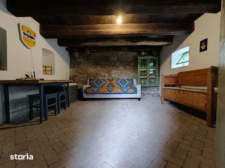 Casă cu 2 camere cu Teren 5032 Mp în Geaca