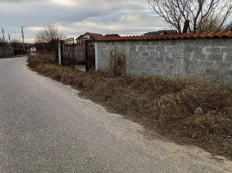 Teren de 534 mp, în Sud