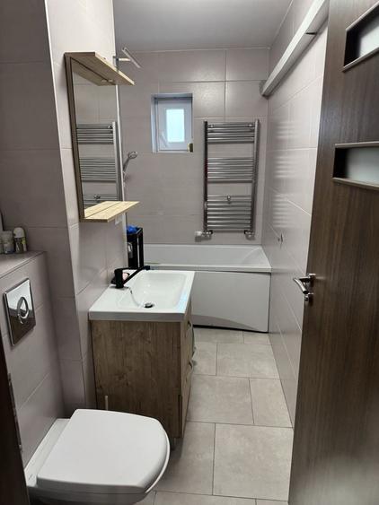 Apartament cu 2 camere decomandat în Nicolina