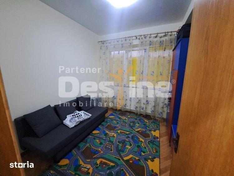 Apartament cu 3 camere semidecomandat în Pantelimon