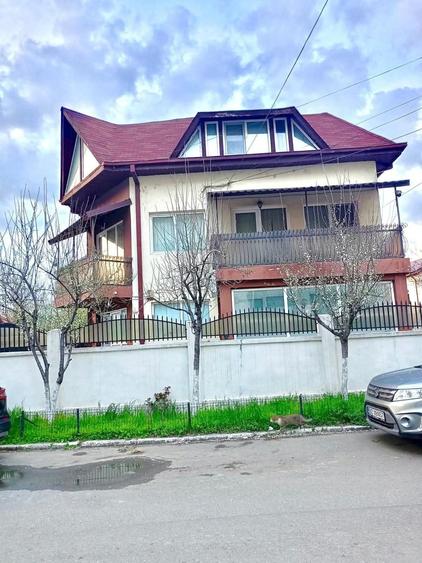 Casă cu 4 camere în Băceni