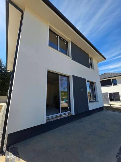 Casă cu 3 camere cu Teren 400 Mp în Central