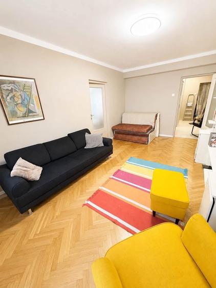 Apartament cu 3 camere decomandat în Central