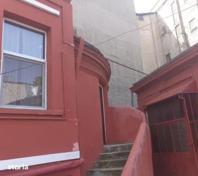 Apartament cu 3 camere în Armeneasca