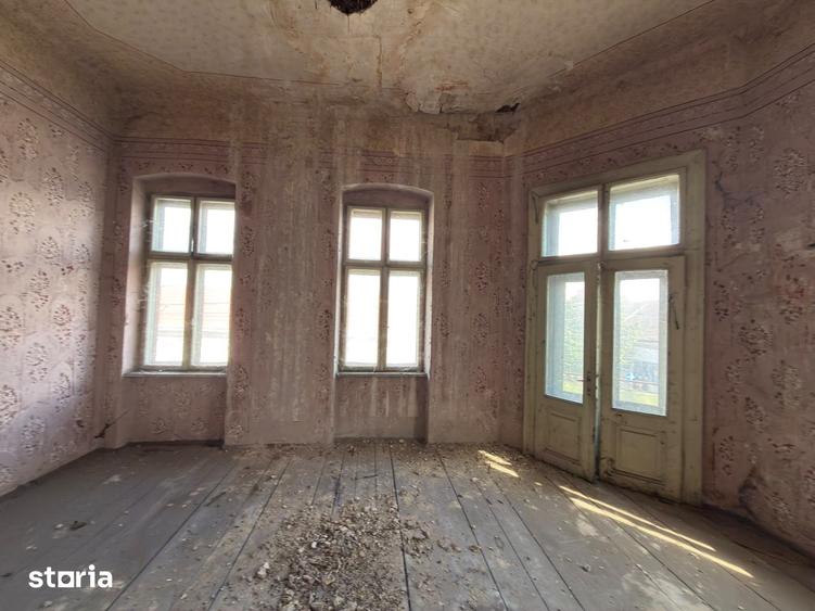 Apartament cu 5 camere în Traian