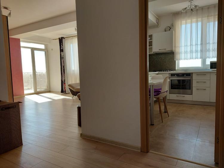 Apartament cu 2 camere, mobilat în Far