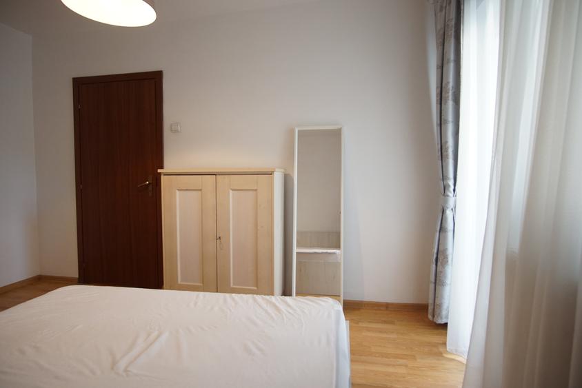 Apartament cu 3 camere decomandat în Nerva Traian
