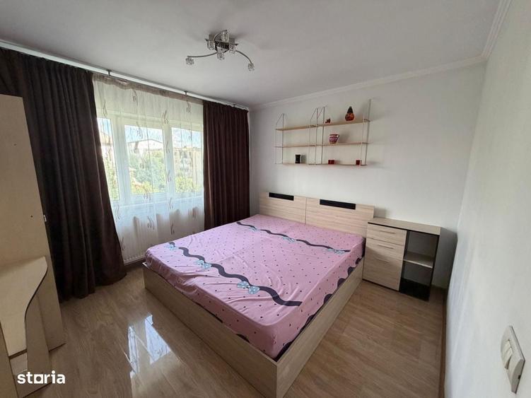 Apartament cu 3 camere decomandat în Rovine