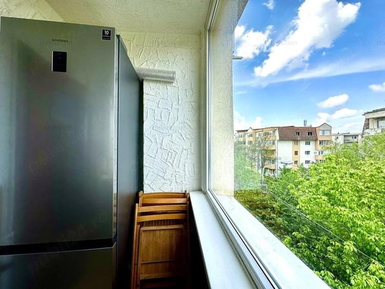 Apartament cu 3 camere decomandat în Girocului