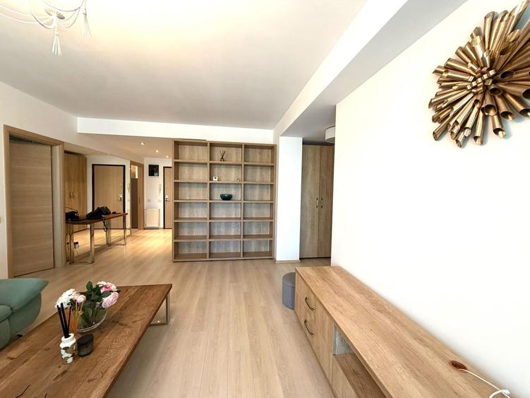 Apartament cu 3 camere, mobilat în Iancu Nicolae