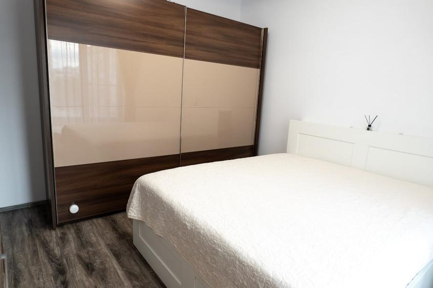 Apartament cu 3 camere semidecomandat, mobilat în 9 Mai