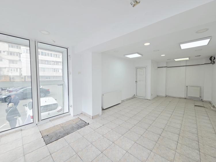 Spațiu comercial, de 36 mp, în Micro 18