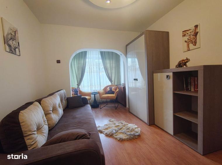 Apartament cu 3 camere decomandat în Albești